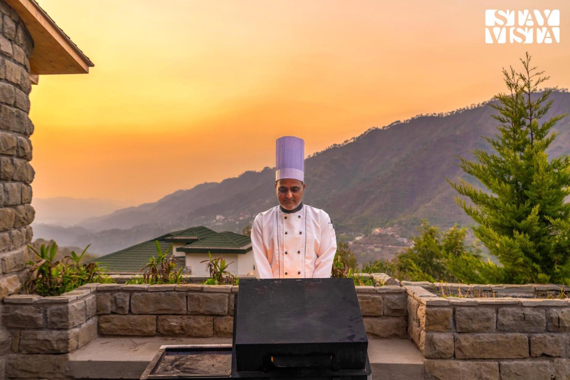 Stayvista At Sylvana Villas With Lawn, Bbq And Jacuzzi Kasauli Kültér fotó