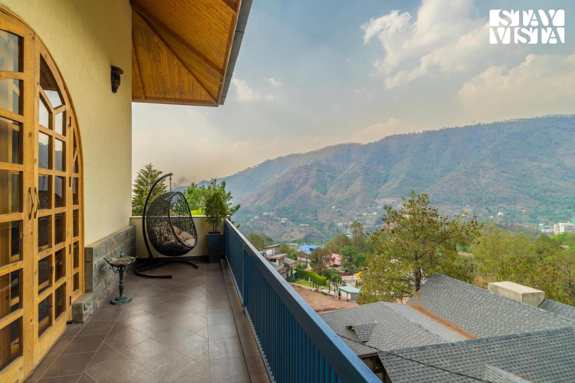 Stayvista At Sylvana Villas With Lawn, Bbq And Jacuzzi Kasauli Kültér fotó