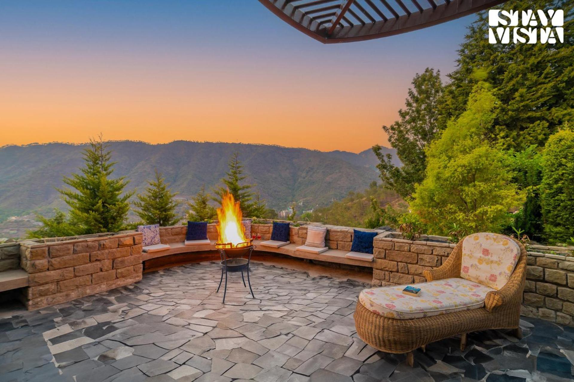 Stayvista At Sylvana Villas With Lawn, Bbq And Jacuzzi Kasauli Kültér fotó